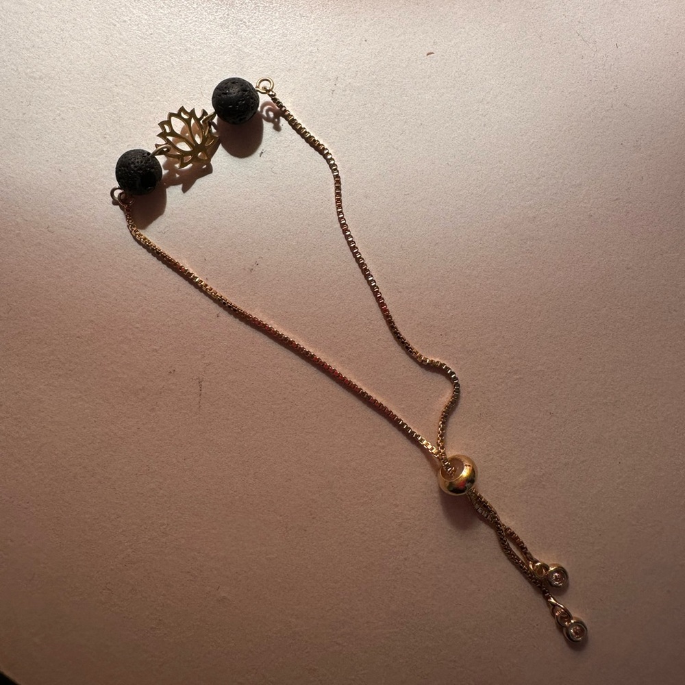 Good & Black lotus aromatherapy bracelet